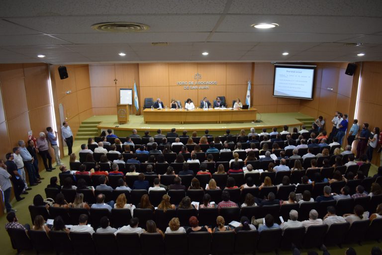 MULTITUDINARIA CONVOCATORIA AL CURSO DE CAPACITACIÓN EN LITIGACIÓN ORAL
