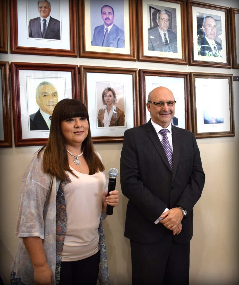 COLOCACIÓN DEL CUADRO CONMEMORATIVO EN LA GALERÍA DE LOS EX PRESIDENTES