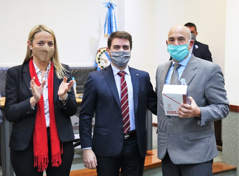 EL FORO DE ABOGADOS DE SAN JUAN RECIBIÓ LA COLECCIÓN DE CÓDIGOS PROVINCIALES QUE ENTREGÓ EL PODER LEGISLATIVO DE LA PROVINCIA