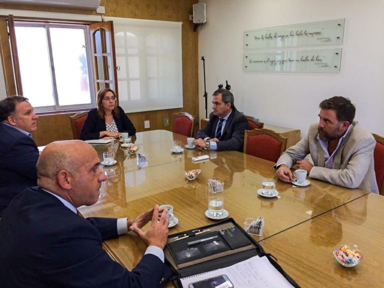 REUNIÓN EN LA CORTE DE JUSTICIA