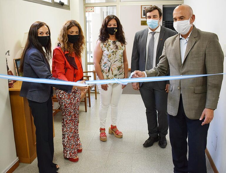HOY INAUGURAMOS UN NUEVO ESPACIO PARA NUESTRA BIBLIOTECA Y UN CENTRO TECNOLÓGICO PARA EL DESARROLLO LABORAL Y PROFESIONAL DE LOS MATRICULADOS