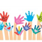 manos-pintadas-ninos-pequenos_29937-3838