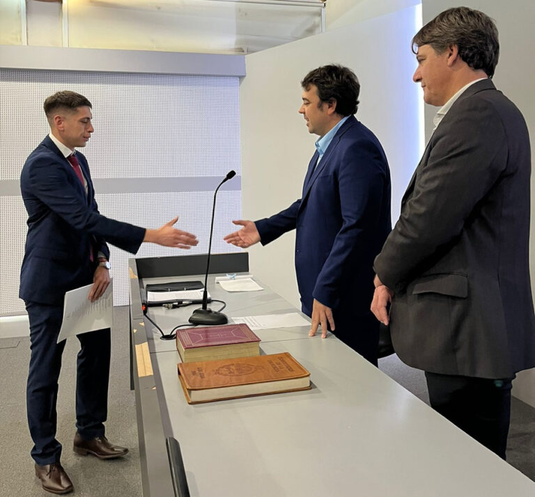 JURA EXTRAORDINARIA EN EL FORO DE ABOGADOS
