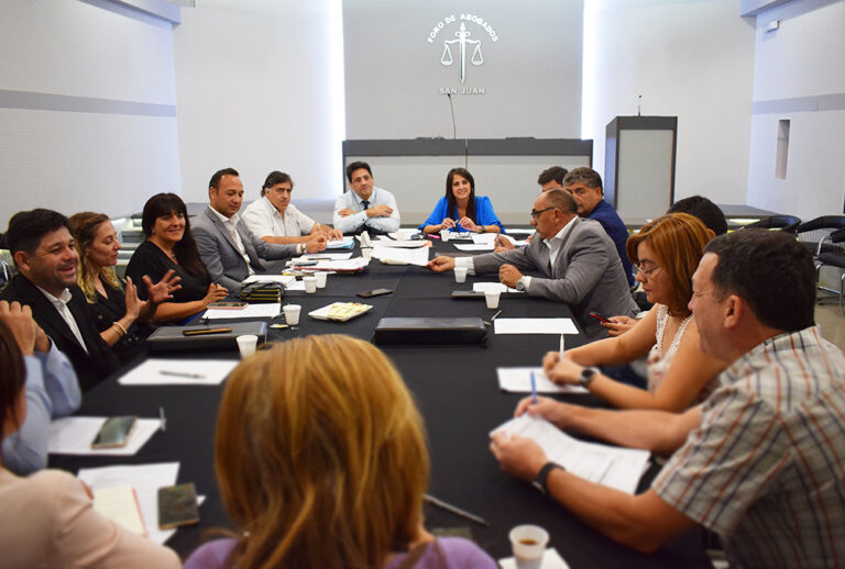SE REALIZÓ LA PRIMERA REUNIÓN DE DIRECTORIO CON LAS NUEVAS AUTORIDADES DEL FORO DE ABOGADOS.