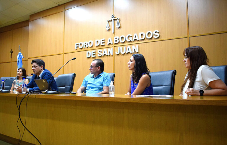 SE REALIZÓ EN EL FORO DE ABOGADOS UNA JORNADA INFORMATIVA SOBRE EL USO DE MEV- SAE.
