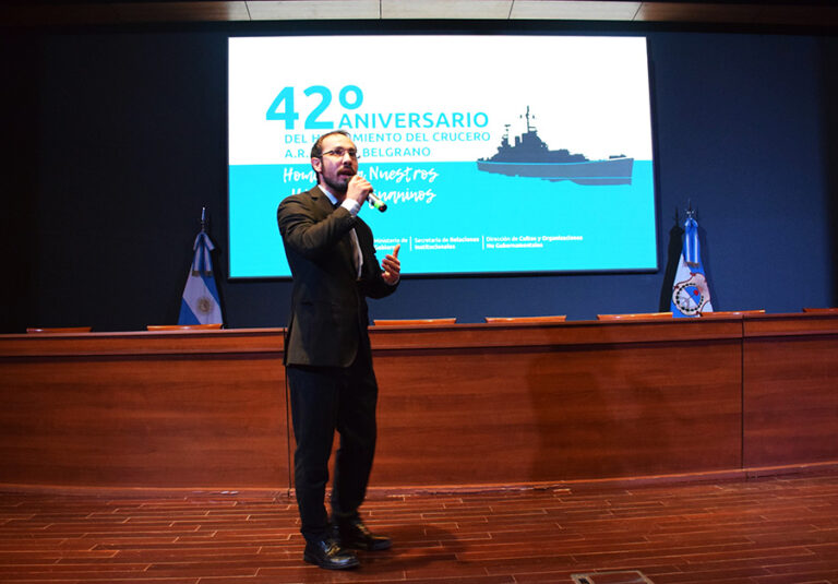 DISERTACIÓN DE LA COMISIÓN DE LA CUESTIÓN MALVINAS EN EL AUDITORIO ELOY CAMUS