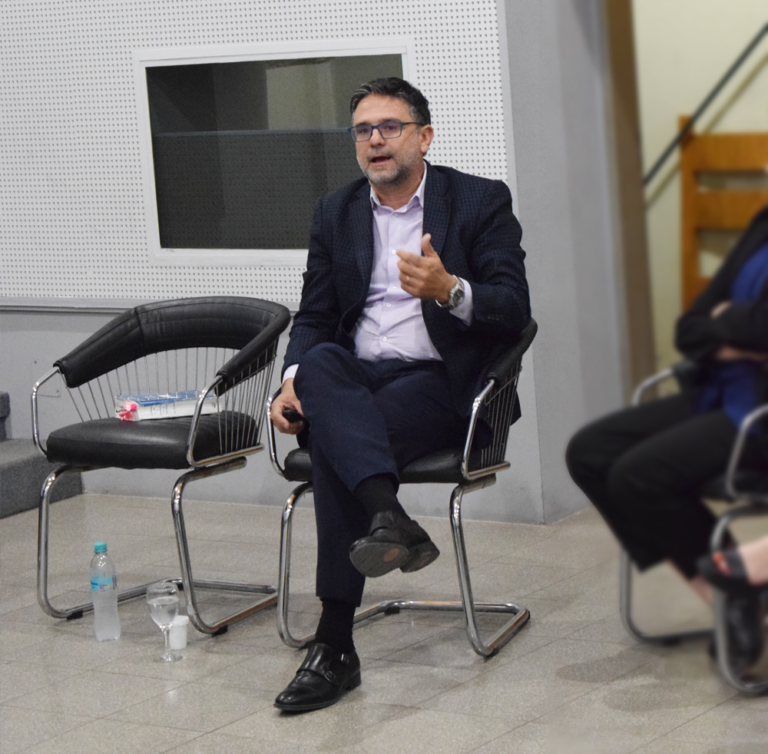 Conversatorio sobre Contratos de Colaboración en el Foro de Abogados