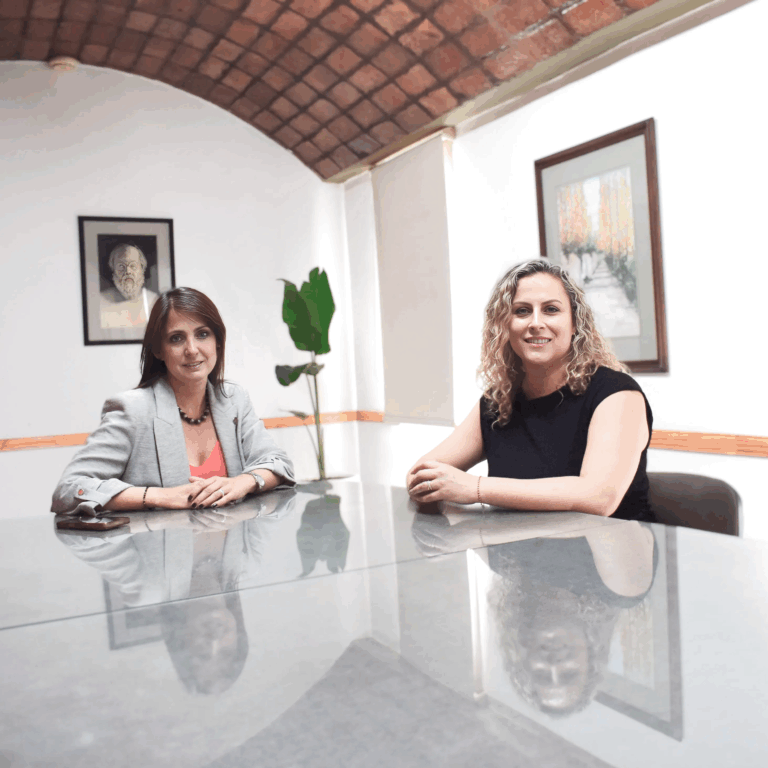 REUNIÓN DE CAMARADERÍA ENTRE LA VICEPRESIDENTE DEL FORO DE ABOGADOS Y LA VICEPRESIDENTE ELECTA