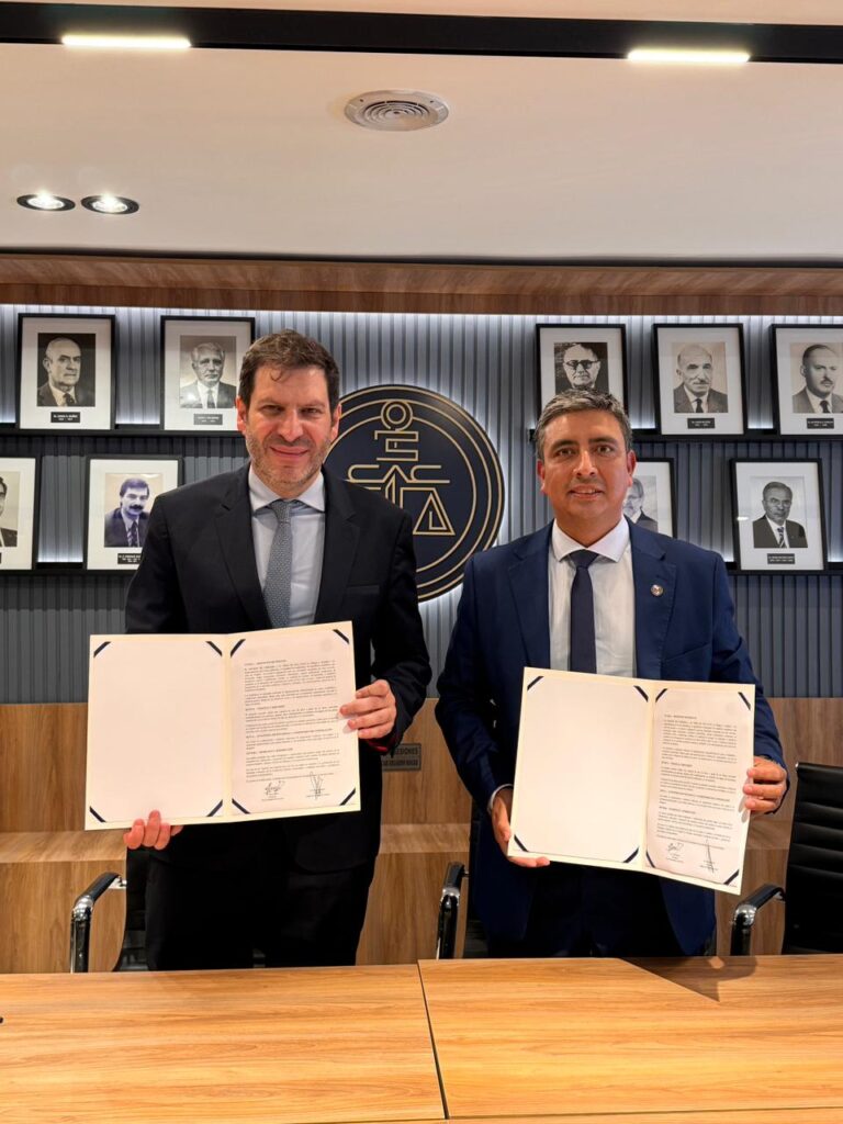 CONVENIO DE COLABORACIÓN ACADÉMICA ENTRE EL COLEGIO DE ABOGADOS DE CÓRDOBA Y EL FORO DE ABOGADOS DE SAN JUAN
